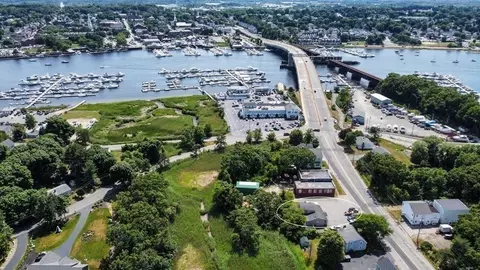 165 Bridge Rd, Salisbury, MA 01952 photo 2