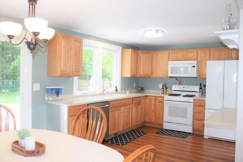 37 Mohawk Path, Bellingham, MA 02019 photo 4