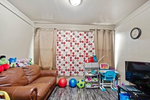 175 Wilbraham Rd, Springfield, MA 01109 photo 32