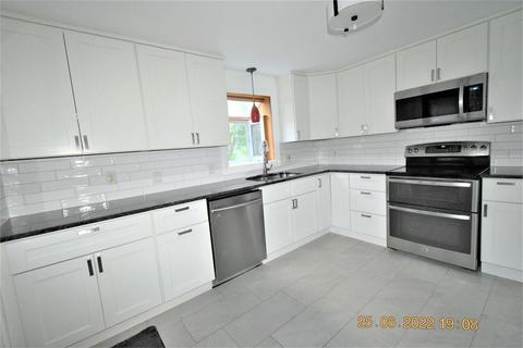 130 Leitch St, Springfield, MA 01109 photo 11