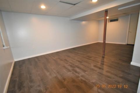 130 Leitch St, Springfield, MA 01109 photo 21