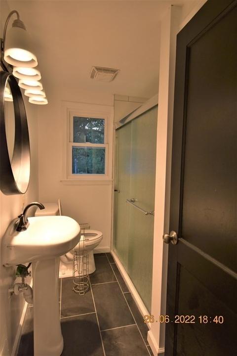 130 Leitch St, Springfield, MA 01109 photo 16