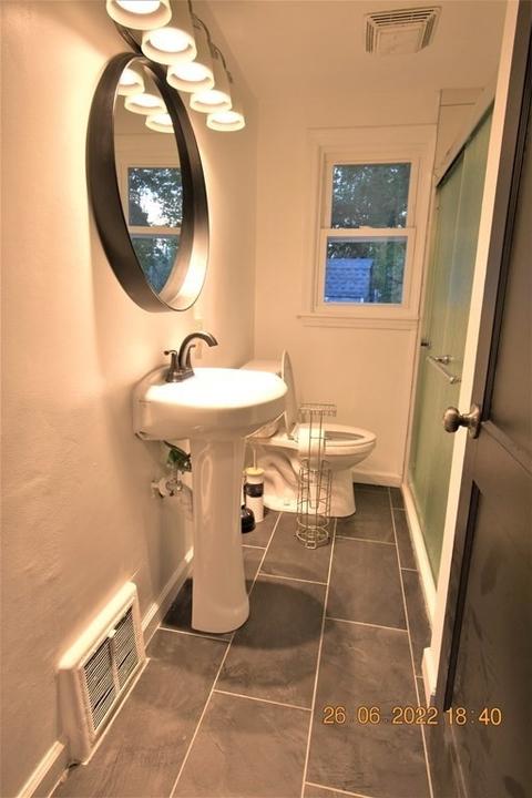 130 Leitch St, Springfield, MA 01109 photo 15