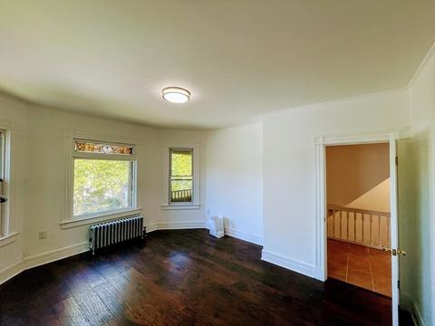 51 Acushnet Ave, Springfield, MA 01105 photo 4
