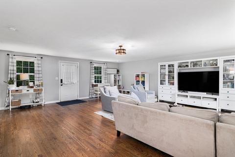 741 Summer St, Franklin, MA 02038 photo 4