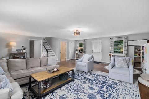 741 Summer St, Franklin, MA 02038 photo 2