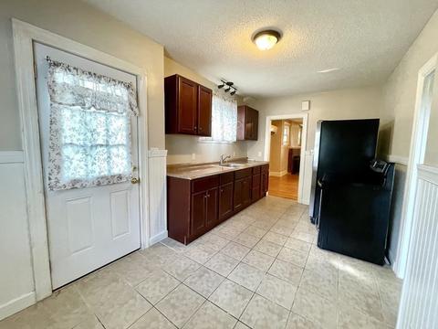 1341 Bay St, Springfield, MA 01109 photo 11