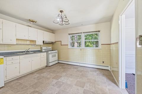 803 Bradley Rd, Springfield, MA 01109 photo 11