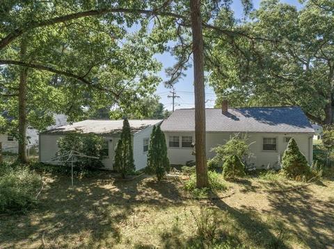 803 Bradley Rd, Springfield, MA 01109 photo 2