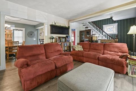 24 Edlin St, Worcester, MA 01603 photo 4