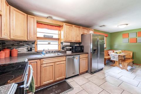 75 Sampson St, Chicopee, MA 01020 photo 6