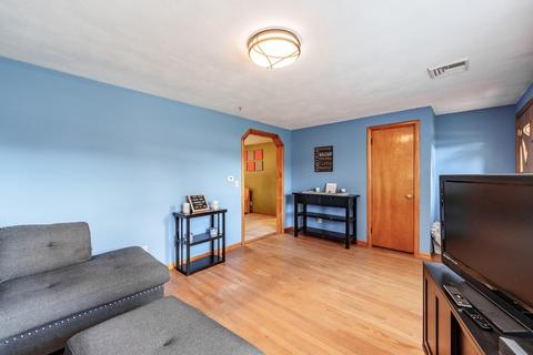 75 Sampson St, Chicopee, MA 01020 photo 11
