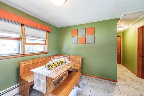 75 Sampson St, Chicopee, MA 01020 photo 4