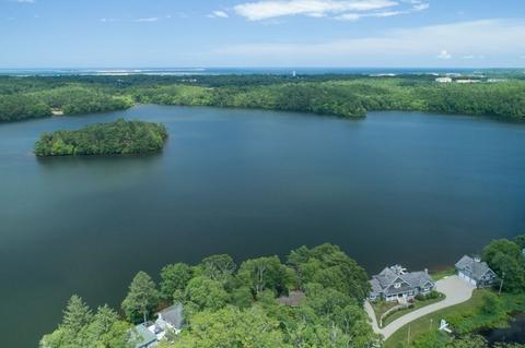 25 Knights Point Rd, Plymouth, MA 02360