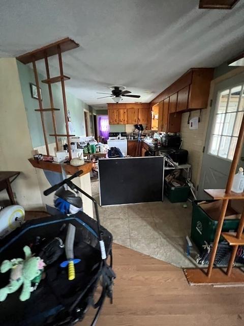 7 Raymond St, Worcester, MA 01607 photo 3