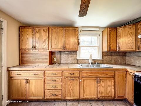 36 Lumae St, Springfield, MA 01119 photo 21