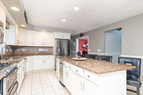 18 Ridge Rd, Raynham, MA 02767 photo 9