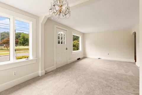 136 Great Rd, Maynard, MA 01754 photo 4