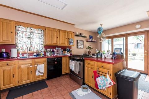 30 Ames St, Dedham, MA 02026 photo 9