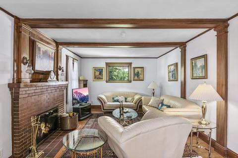 47 Locust St, Marblehead, MA 01945 photo 10
