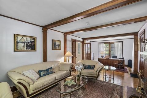 47 Locust St, Marblehead, MA 01945 photo 9