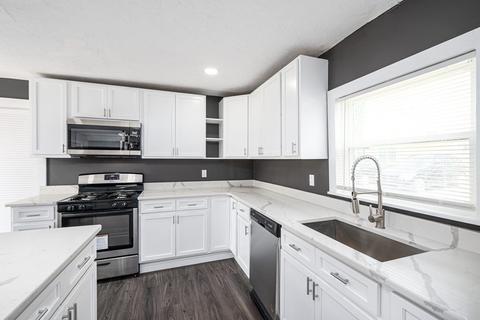 35 Orient St, Worcester, MA 01604 photo 4