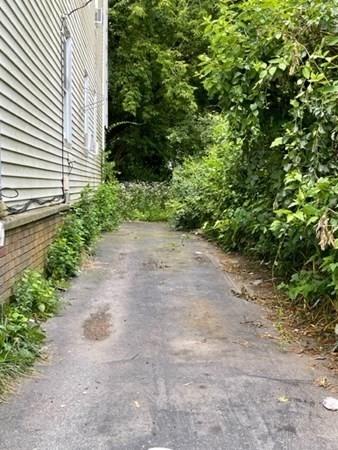 347 E Main St, Fall River, MA 02724 photo 4