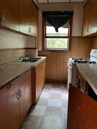 347 E Main St, Fall River, MA 02724 photo 7