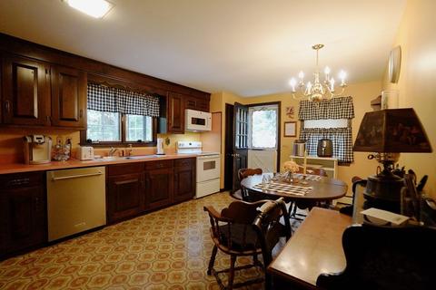 17 Beverly Ave, Marblehead, MA 01945 photo 4