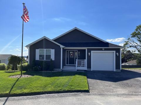 35 Bailey St, Fall River, MA 02724 photo 1