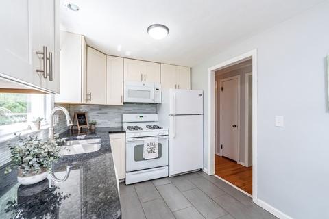 132 Lumae St, Springfield, MA 01119 photo 11