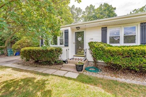 132 Lumae St, Springfield, MA 01119 photo 2