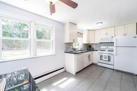 132 Lumae St, Springfield, MA 01119 photo 10