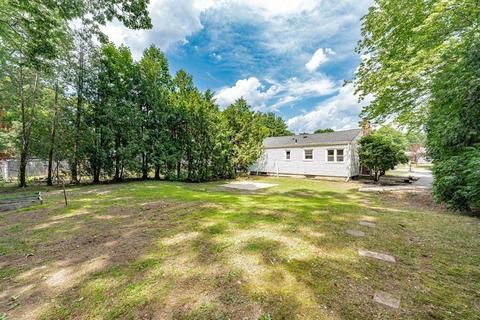 132 Lumae St, Springfield, MA 01119 photo 6