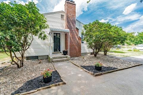 132 Lumae St, Springfield, MA 01119 photo 5