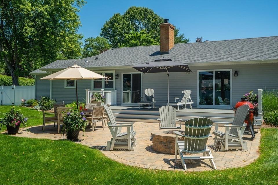 48 Willow Brook Rd, Longmeadow, MA 01106 photo 6