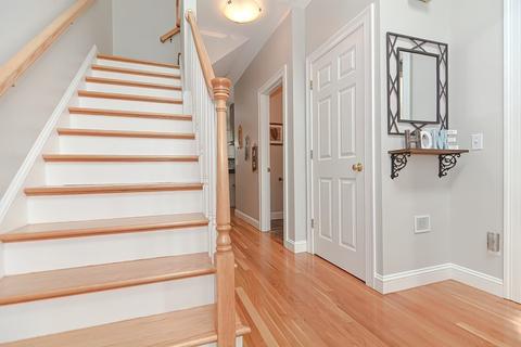 98 Pine St, Natick, MA 01760 photo 4