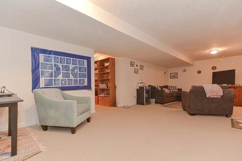 98 Pine St, Natick, MA 01760 photo 32