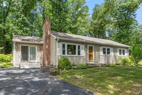 4 Windmill Dr, Maynard, MA 01754 photo 2