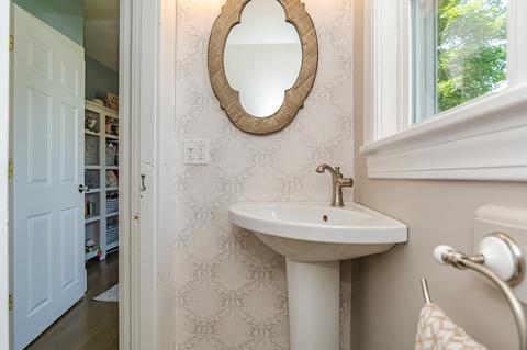 17 Arlington St, Reading, MA 01867 photo 9