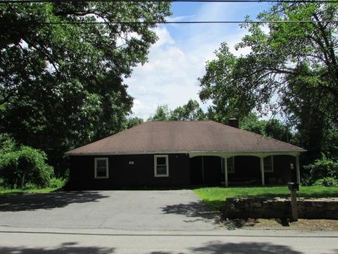 86 Center Rd, Dudley, MA 01571 photo 2