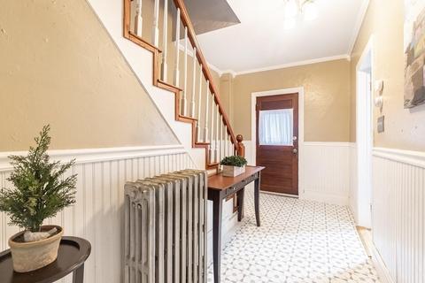 51 Pine St, Stoneham, MA 02180 photo 4