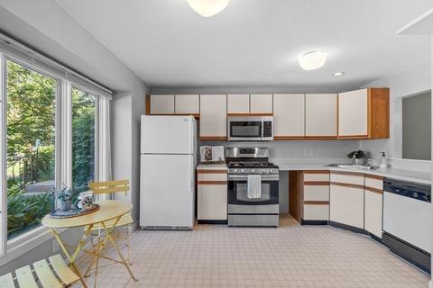 17 Deer Path #4, Maynard, MA 01754 photo 5