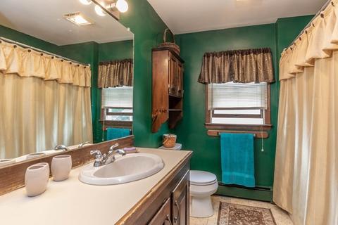 16 Crescent St, Lancaster, MA 01523 photo 8