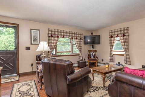 16 Crescent St, Lancaster, MA 01523 photo 5