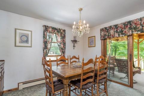 16 Crescent St, Lancaster, MA 01523 photo 4