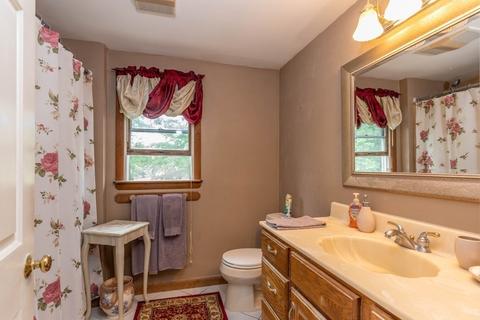 16 Crescent St, Lancaster, MA 01523 photo 10