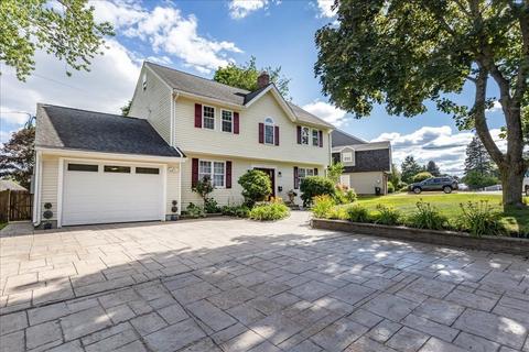 9 Peach Tree Ln, Danvers, MA 01923 photo 2
