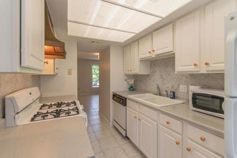 124 Jamestown Dr #D, Springfield, MA 01108 photo 9
