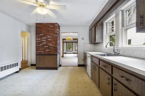 29 Upland Rd, Stoneham, MA 02180 photo 12